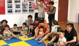 亲子吃瓜欢乐时刻,共享吃瓜快乐瞬间