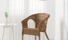 拿小椅子吃瓜,拿小椅子吃瓜的惬意生活