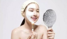 敷面膜吃瓜,享受夏日护肤与休闲的双重乐趣